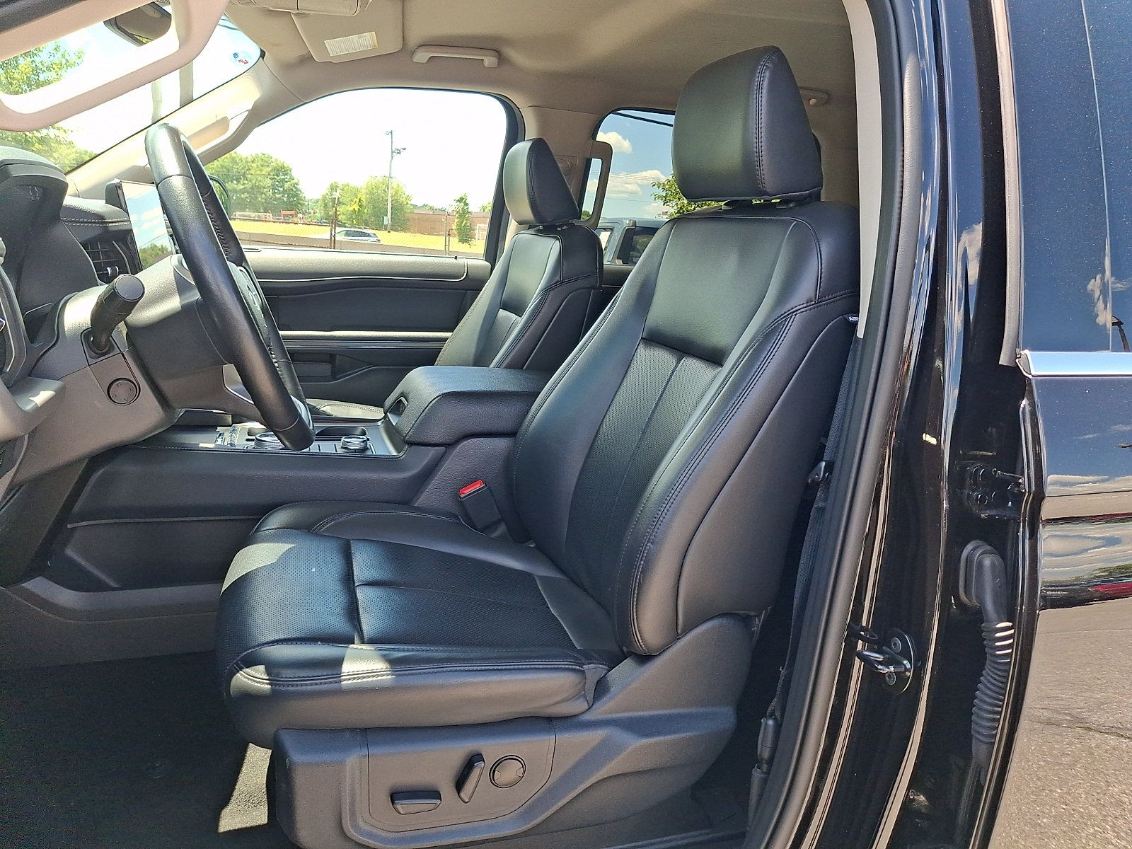 Certified 2024 Ford Expedition XLT AWD/4WD image 14