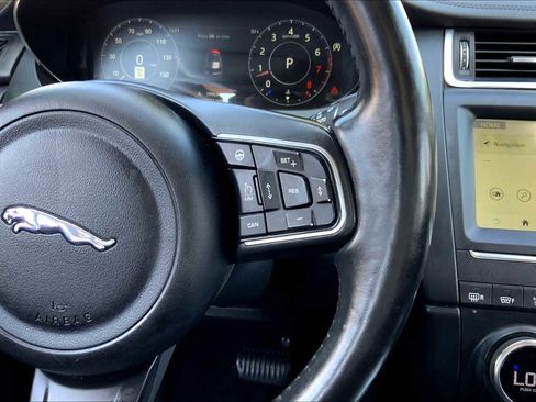 Used 2018 Jaguar E-PACE SE image 47