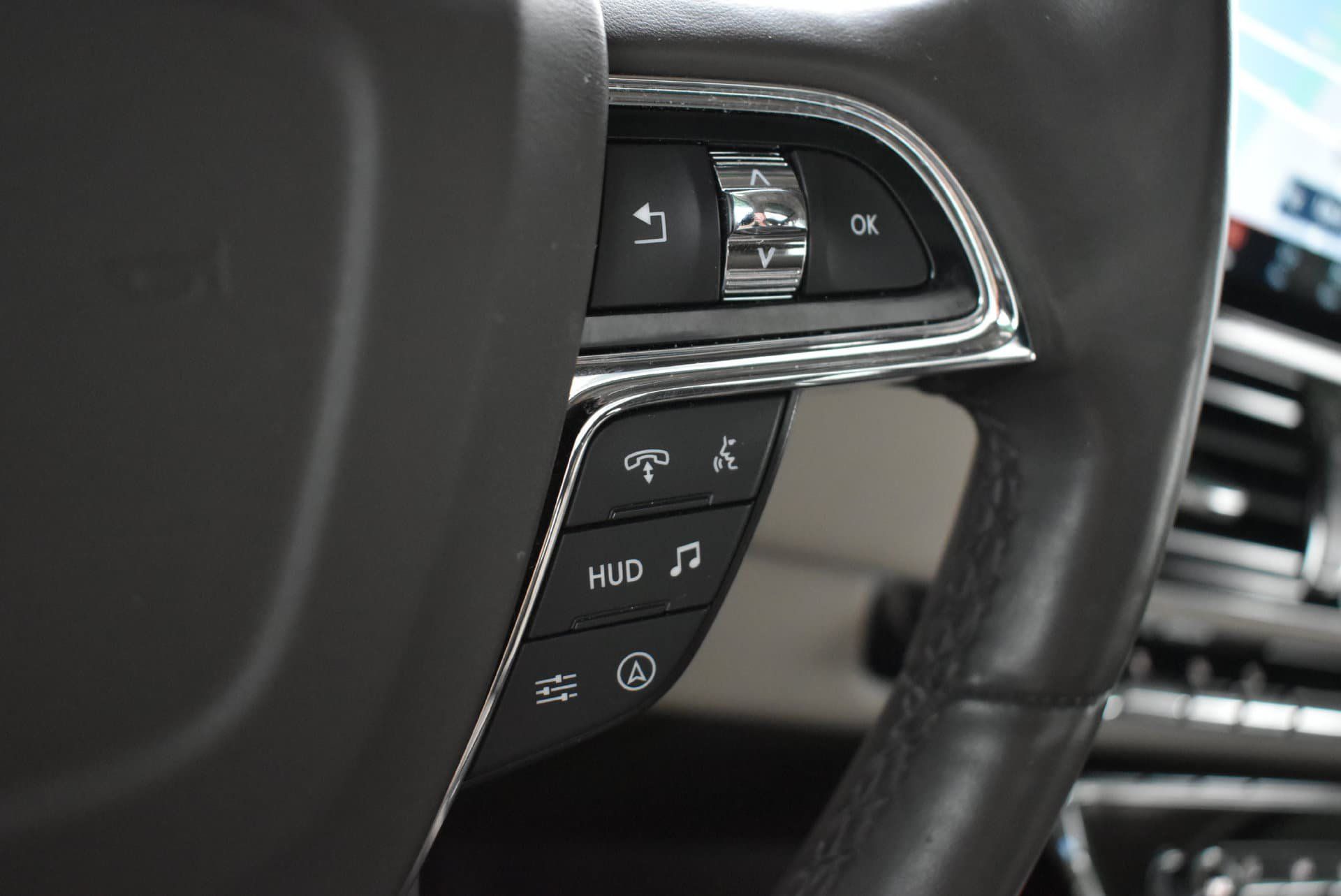 Used 2024 Lincoln Navigator Reserve AWD/4WD image 23