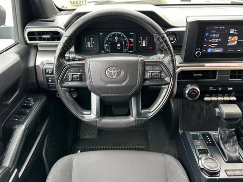 Used 2025 Toyota Tacoma SR5 AWD/4WD image 17