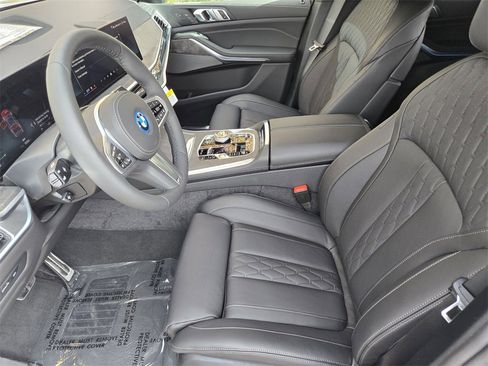New 2026 BMW X5 xDrive50e w/ Executive Package image 14