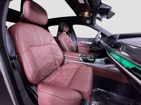 Used 2026 BMW 740i w/ Premium Package image 29