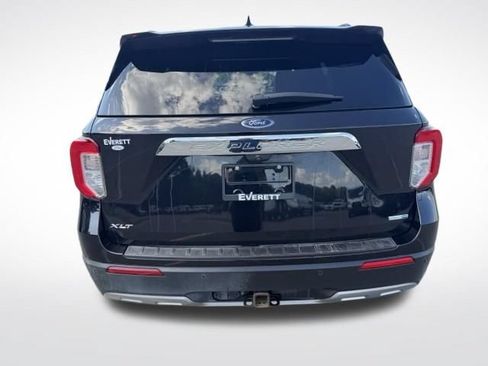 Used 2020 Ford Explorer XLT w/ Equipment Group 202A AWD/4WD image 6