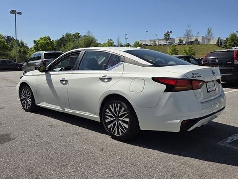 Used 2025 Nissan Altima 2.5 SV image 4