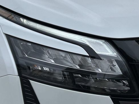 New 2026 Nissan Pathfinder Platinum AWD/4WD image 10