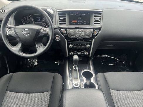 Used 2019 Nissan Pathfinder SV AWD/4WD image 18