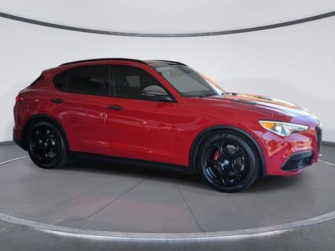 Used 2018 Alfa Romeo Stelvio Sport w/ Quick Order Package 22J Sport AWD/4WD image 2