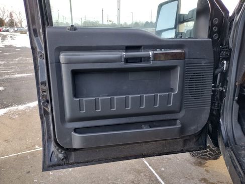 Used 2016 Ford F350 Platinum w/ Platinum Package image 17