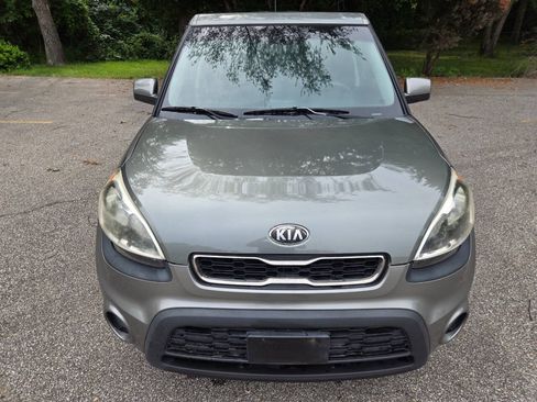 Used 2013 Kia Soul FWD image 16