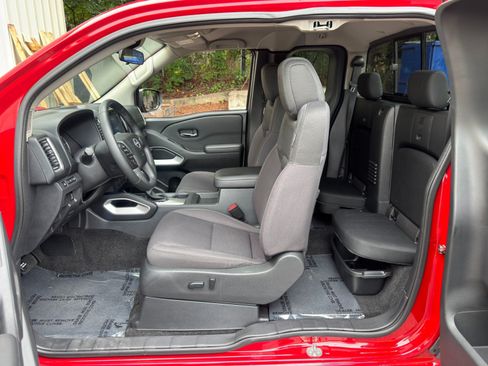 Used 2022 Nissan Frontier SV RWD image 29