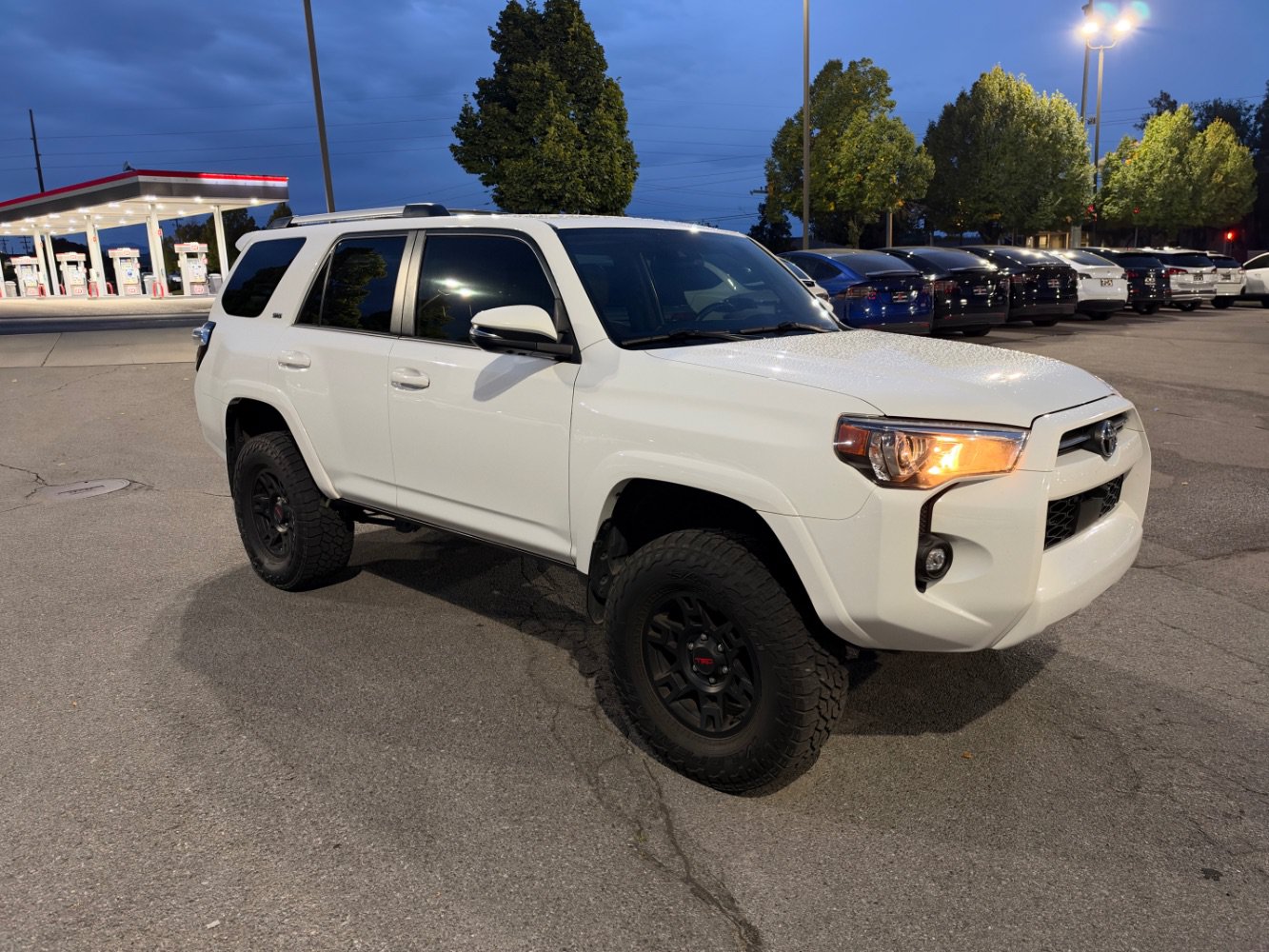Used 2023 Toyota 4Runner SR5 Premium w/ SR5 Premium Package AWD/4WD image 7