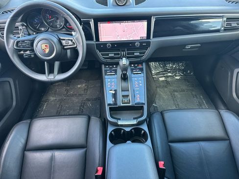 Used 2025 Porsche Macan image 6
