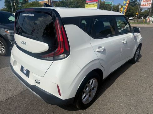 Used 2023 Kia Soul LX w/ LX Technology Package FWD image 6
