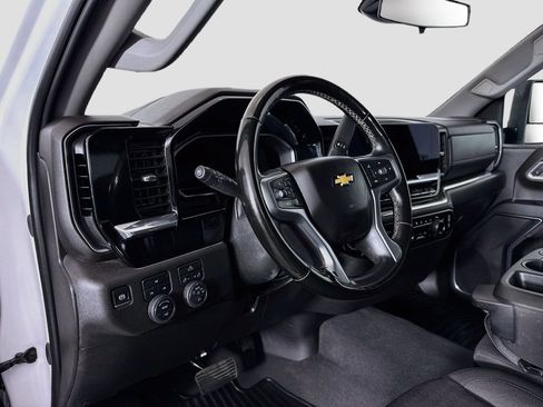 Used 2024 Chevrolet Silverado 2500 LT w/ Convenience Package AWD/4WD image 9