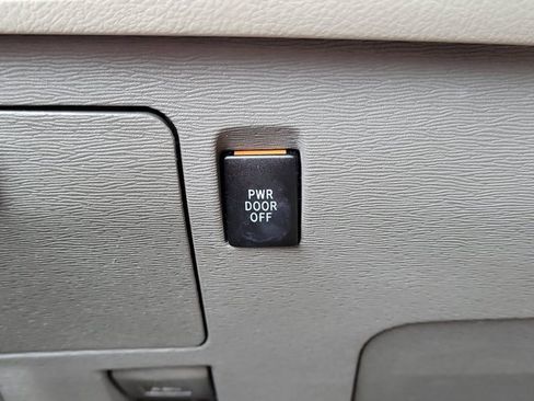 Used 2016 Toyota Sienna XLE image 26