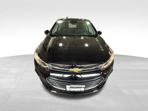 Used 2022 Chevrolet Trax LS image 2