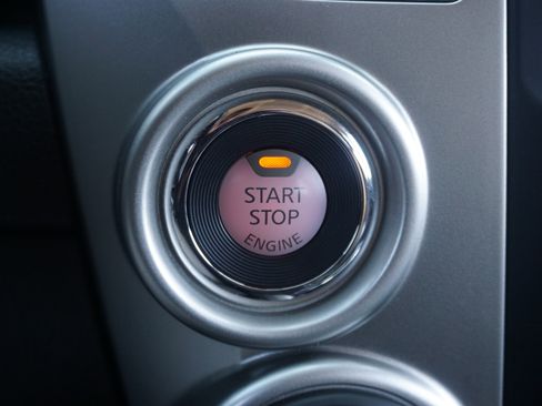 Used 2020 Nissan Titan SV w/ SV Convenience Package image 31