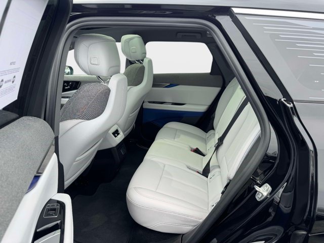 Certified 2025 Cadillac Optiq Luxury 1 AWD/4WD image 26