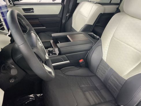 Used 2025 Toyota Sequoia Capstone AWD/4WD image 21