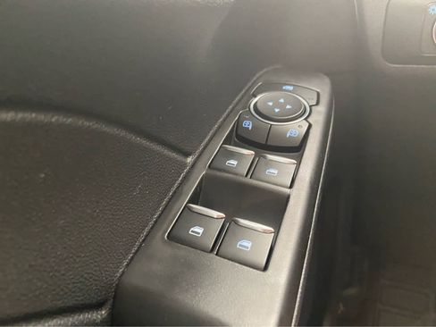 Used 2022 Ford Escape SE image 35