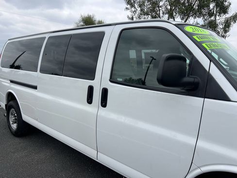 Used 2018 Chevrolet Express 3500 LT w/ LT Preferred Equipment Group RWD image 11