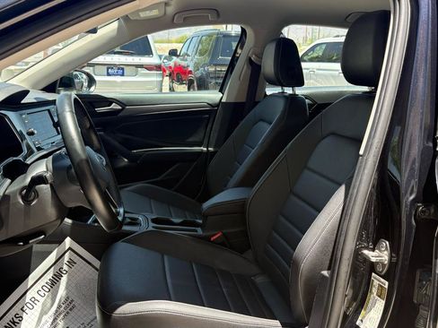 Used 2024 Volkswagen Jetta SE FWD image 22