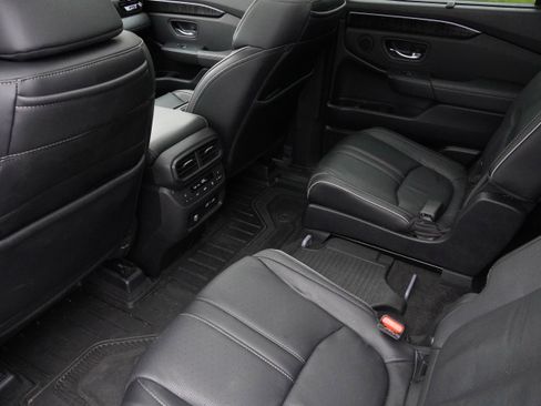 Used 2023 Honda Pilot Elite image 34