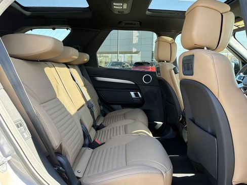 New 2026 Land Rover Discovery Dynamic SE AWD/4WD image 14