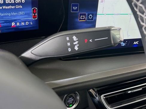 New 2025 Chevrolet Traverse LT w/ Sun and Wheel Package image 17