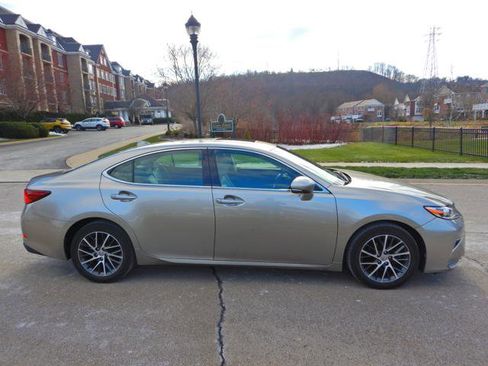 Used 2017 Lexus ES 350 Sedan image 10