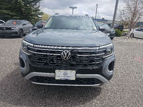 Used 2024 Volkswagen Atlas Peak Edition SEL AWD/4WD image 2
