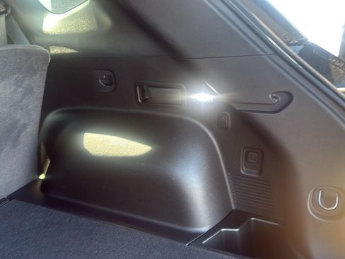 Used 2024 Chevrolet Blazer LT w/ Midnight/Sport Edition FWD image 5