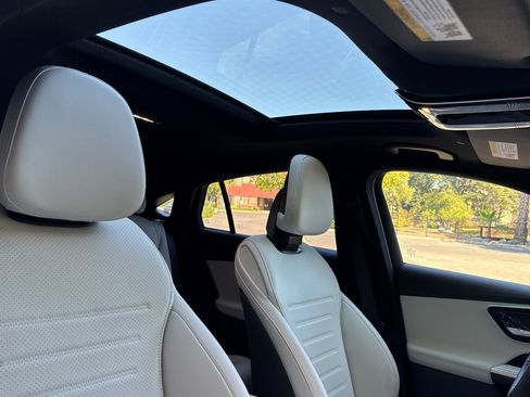 Used 2024 Mercedes-Benz GLC 300 4MATIC image 21