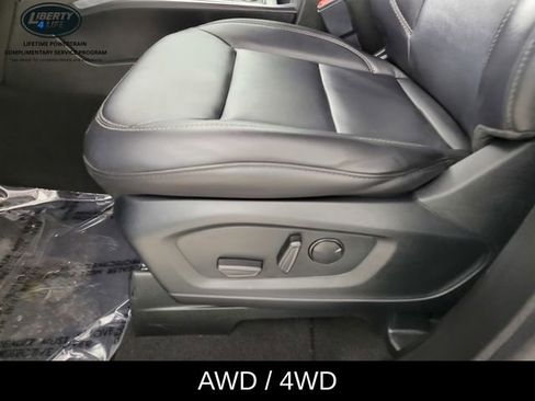 Certified 2023 Ford Explorer XLT w/ Equipment Group 202A image 14