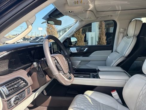 Used 2021 Lincoln Navigator Black Label w/ Cargo Convenience Package image 28