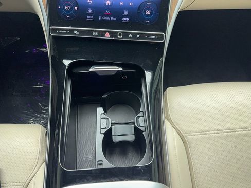 Used 2024 Mercedes-Benz C 300 Sedan image 44