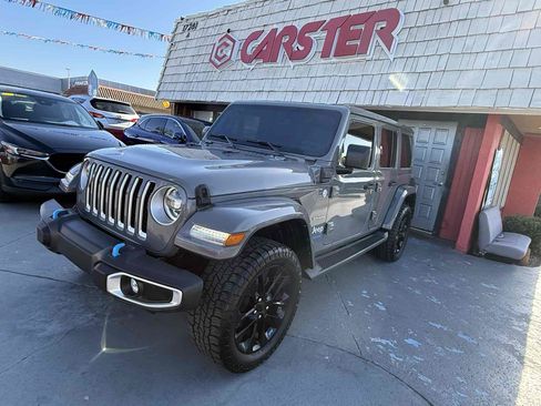 Used 2022 Jeep Wrangler Unlimited Sahara w/ Cold Weather Group AWD/4WD image 10