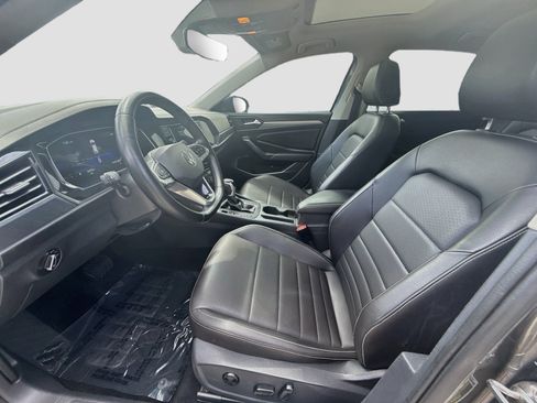 Used 2023 Volkswagen Jetta SE w/ Panoramic Sunroof Package FWD image 18