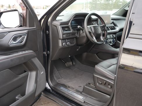 Used 2023 Chevrolet Suburban RST AWD/4WD image 13