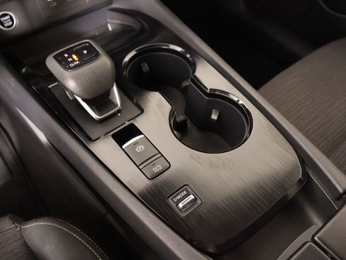 Used 2023 Nissan Rogue SV image 7