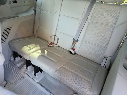 Used 2022 Cadillac Escalade Sport Platinum RWD image 17