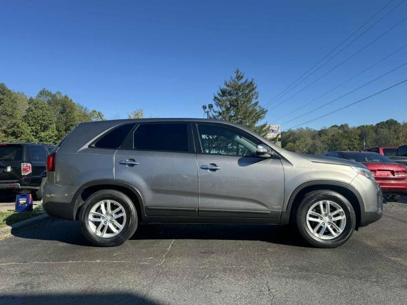 Used 2014 Kia Sorento LX AWD/4WD image 4