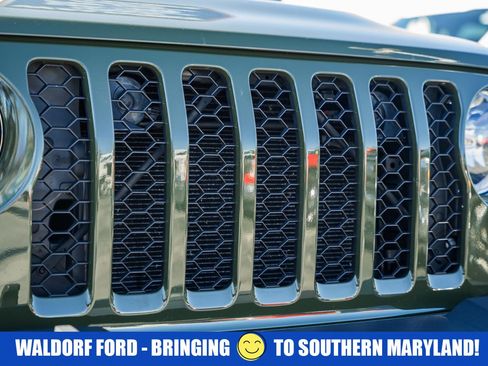 Used 2023 Jeep Gladiator Sport image 10