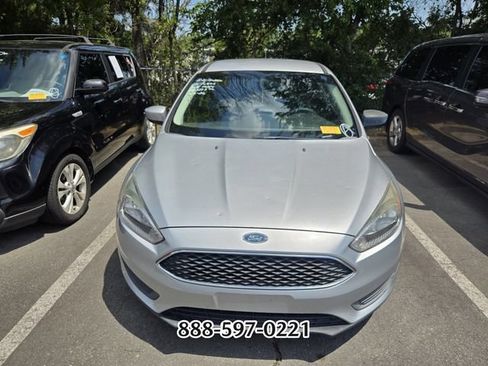 Used 2018 Ford Focus SE FWD image 13