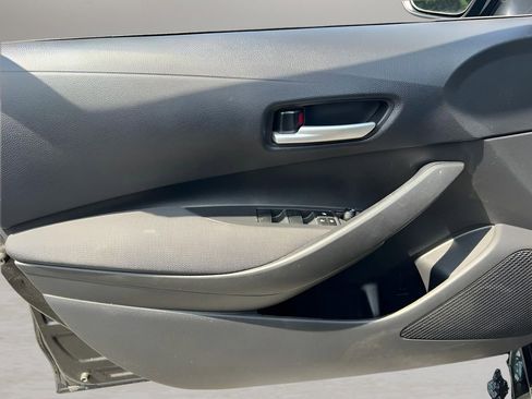 Used 2021 Toyota Corolla LE FWD image 26