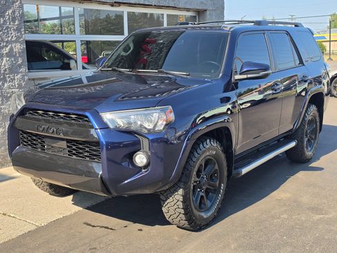 Used 2020 Toyota 4Runner SR5 Premium w/ Moonroof Package AWD/4WD image 1