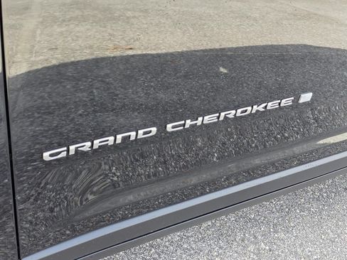 New 2025 Jeep Grand Cherokee Laredo X w/ Luxury Tech Group I RWD image 31