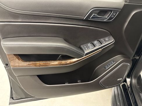 Used 2019 Chevrolet Tahoe LT w/ Luxury Package AWD/4WD image 10