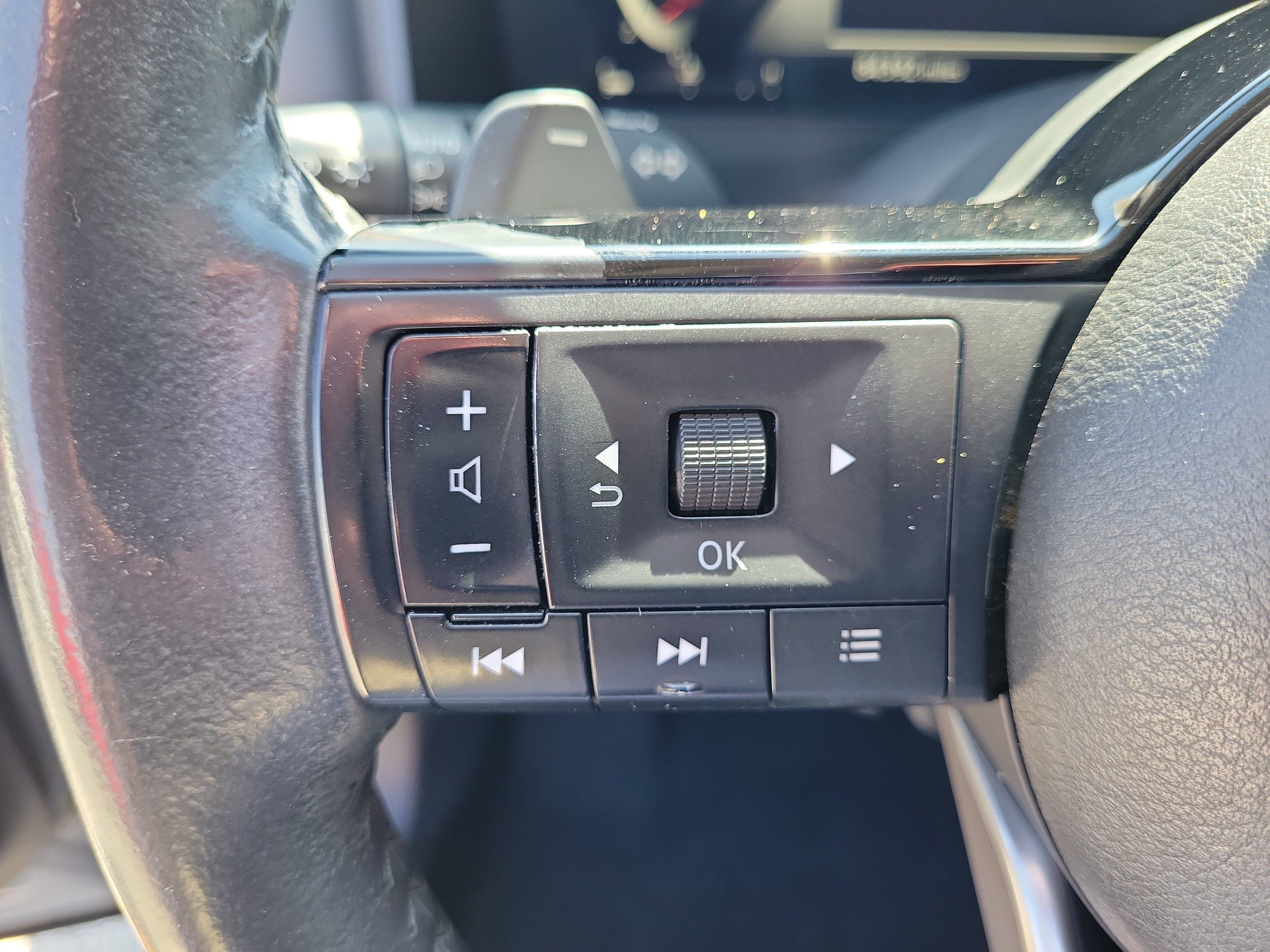 Used 2021 Nissan Rogue Platinum FWD image 17