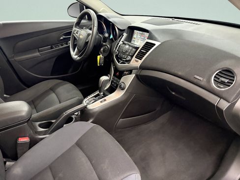 Used 2016 Chevrolet Cruze LT FWD image 19